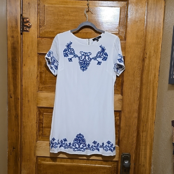 Lulus Dresses & Skirts - Lulu's White and Blue Embellished Mini Sheath Dress M